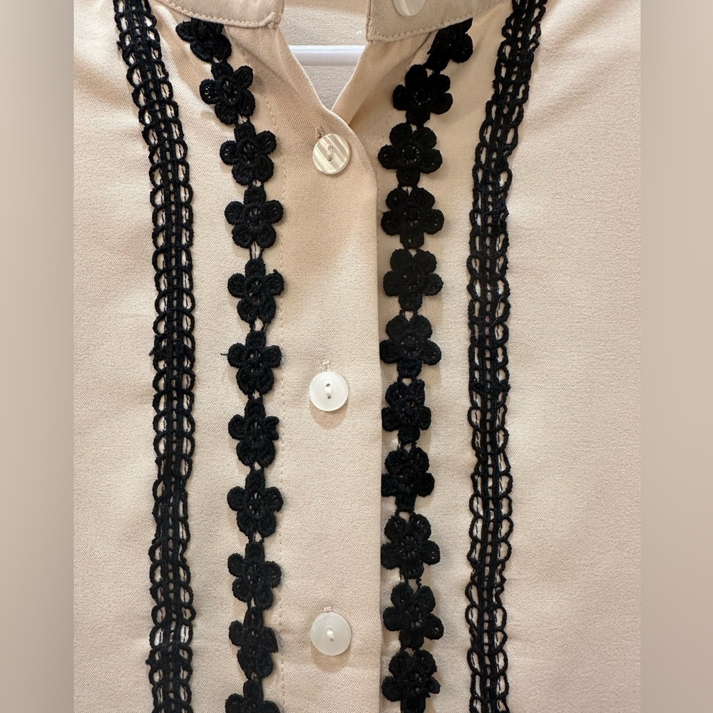 Versona Elegant Cream Blouse with Black Detailing- L - Picture 3 of 9
